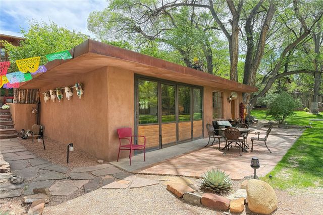 1352 Bishops Lodge Road, Santa Fe, NM 87506