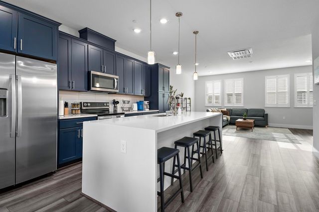 538 Martin Mariner Avenue, Alameda, CA 94501