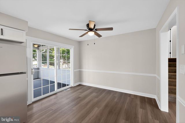 13 COUNTRY LN, Newark, DE 19702