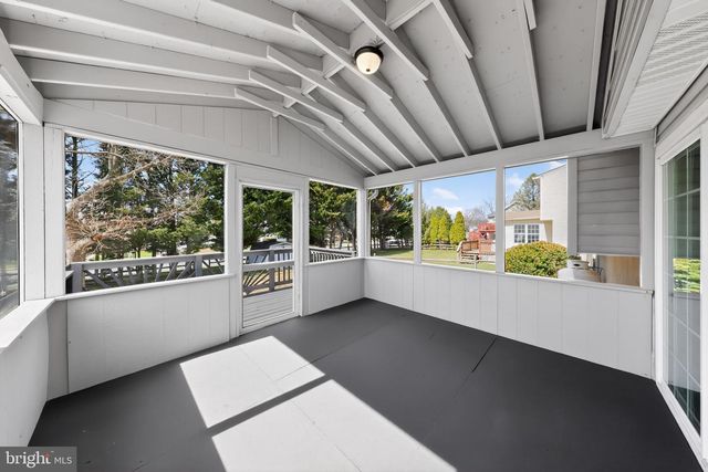 13 COUNTRY LN, Newark, DE 19702