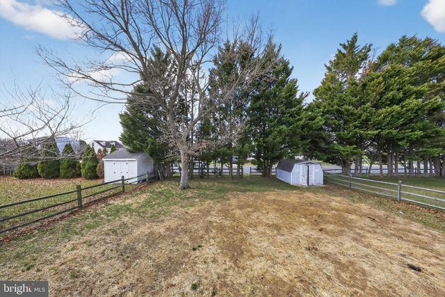 13 COUNTRY LN, Newark, DE 19702