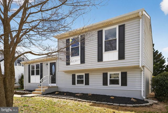 13 COUNTRY LN, Newark, DE 19702