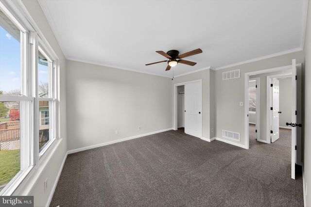 13 COUNTRY LN, Newark, DE 19702