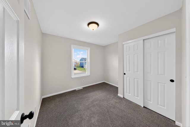 13 COUNTRY LN, Newark, DE 19702