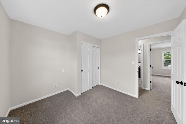 13 COUNTRY LN, Newark, DE 19702