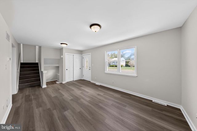 13 COUNTRY LN, Newark, DE 19702