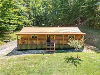 143 Mullins Point Road, Campton, KY 41301