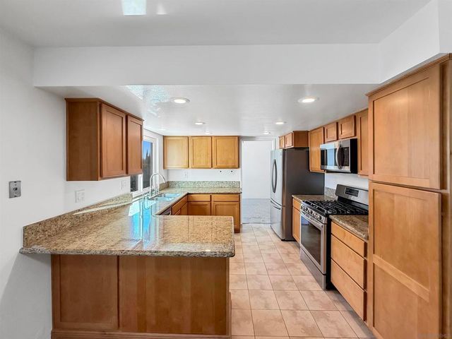 13756 Via Tres Vistas, San Diego, CA 92129