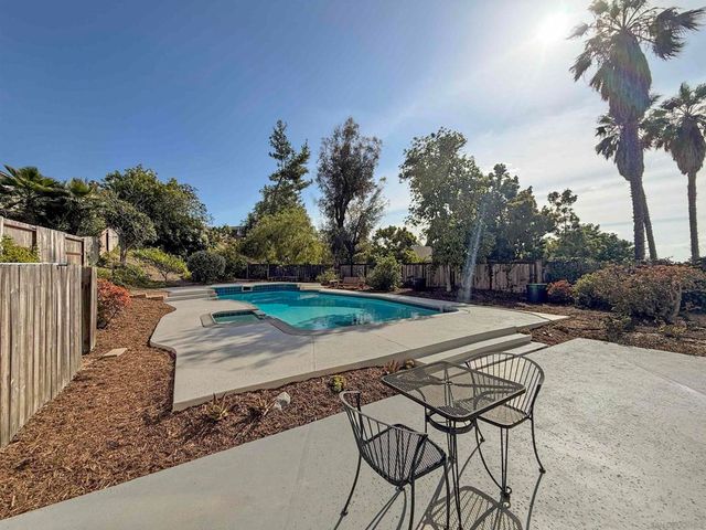 13756 Via Tres Vistas, San Diego, CA 92129
