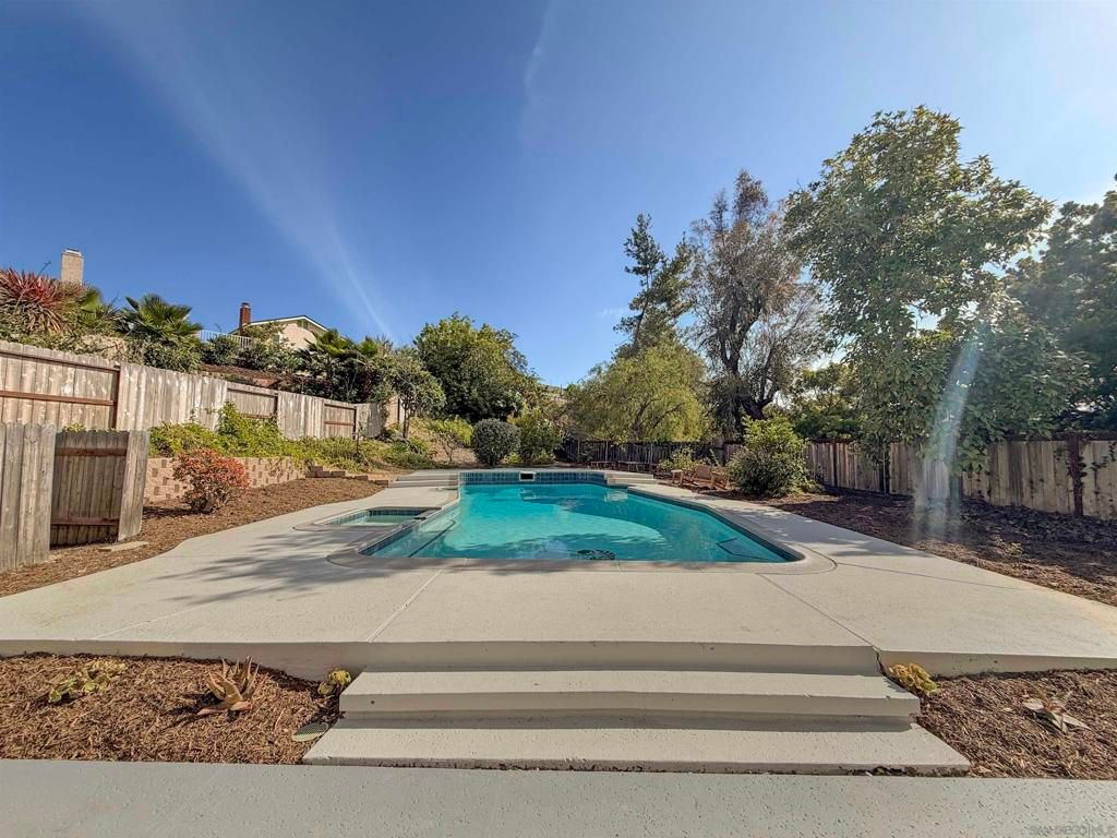 13756 Via Tres Vistas, San Diego, CA 92129