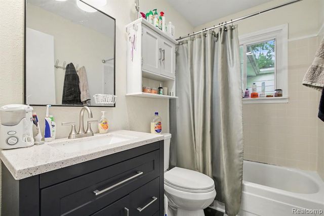360 Woodlawn Avenue, Ypsilanti, MI 48198