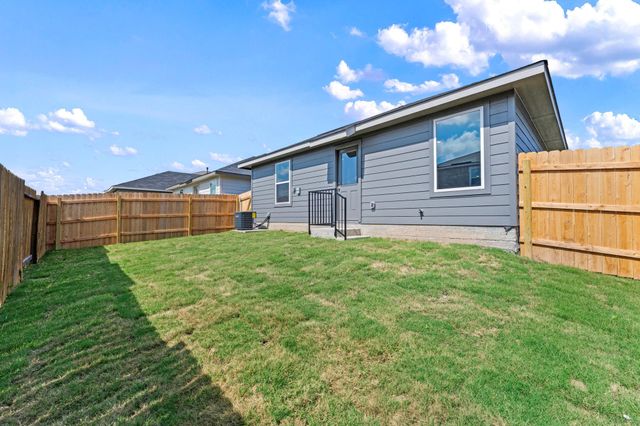 422 Low Pasture TRL, San Marcos, TX 78666