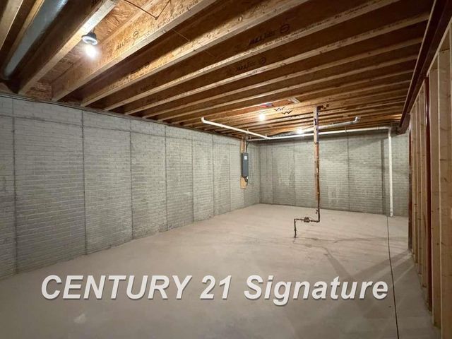 84 Tuscany Circle, Saginaw Twp, MI 48603