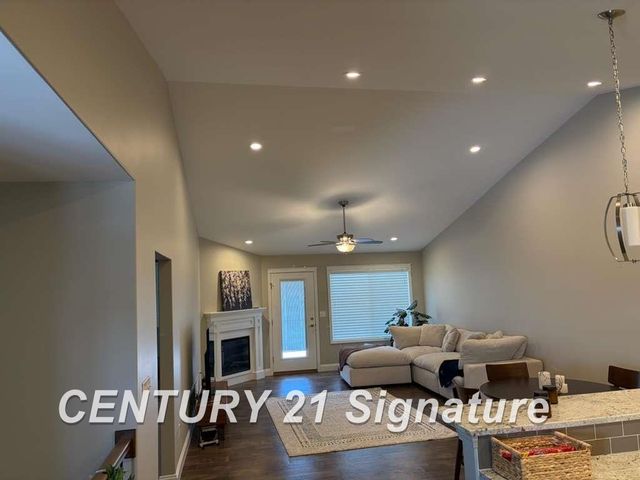 84 Tuscany Circle, Saginaw Twp, MI 48603