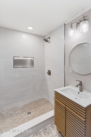 71 Bay Avenue, North Middletown, NJ 07748