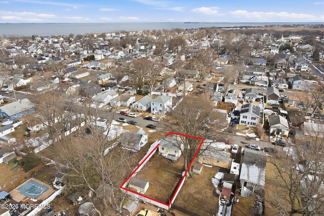 71 Bay Avenue, North Middletown, NJ 07748