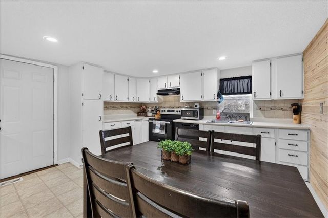 5417 Laurel Avenue, Raytown, MO 64133