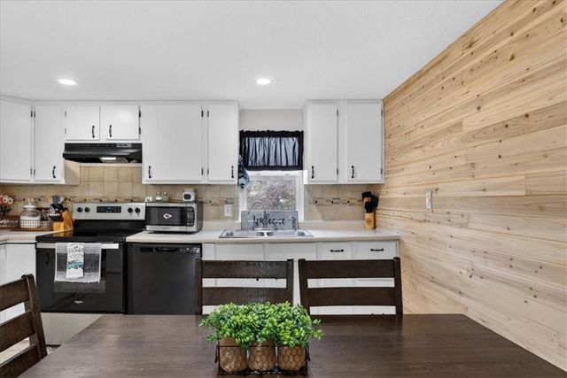 5417 Laurel Avenue, Raytown, MO 64133