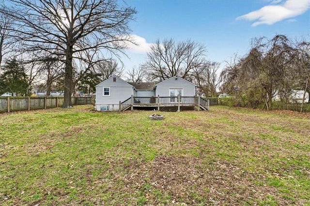 5417 Laurel Avenue, Raytown, MO 64133