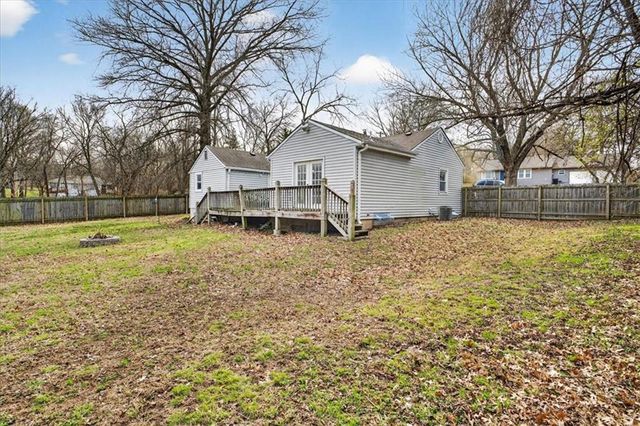 5417 Laurel Avenue, Raytown, MO 64133