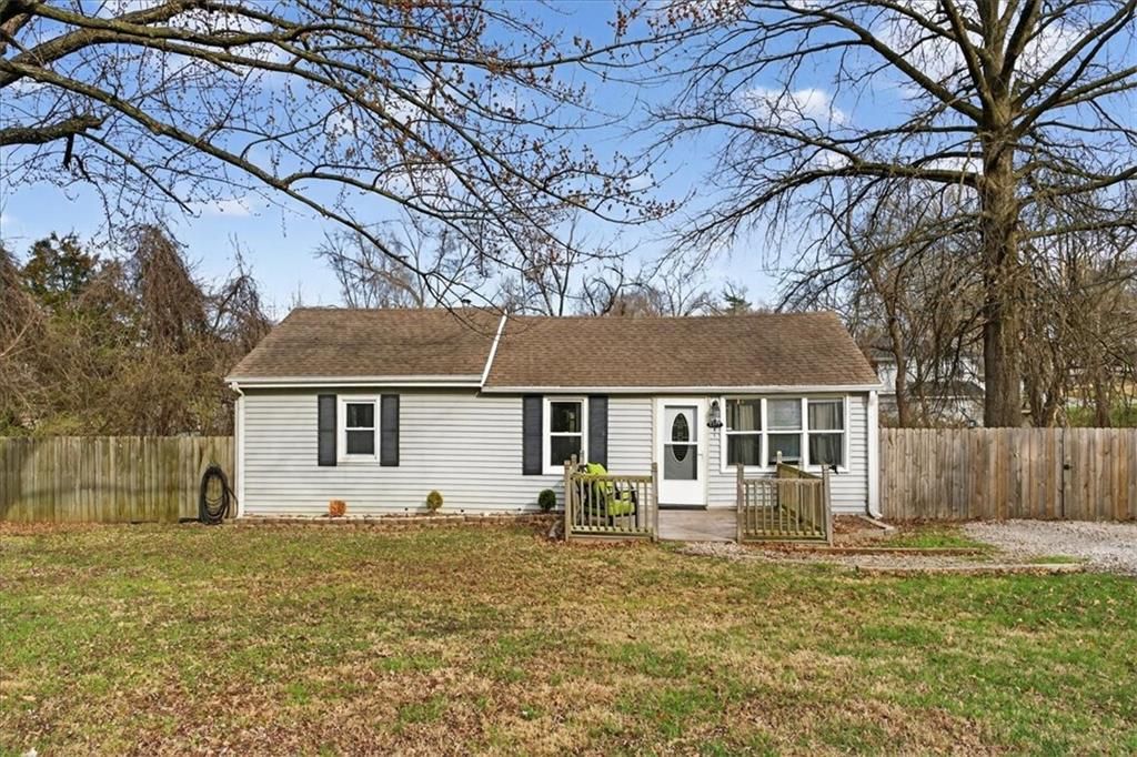 5417 Laurel Avenue, Raytown, MO 64133