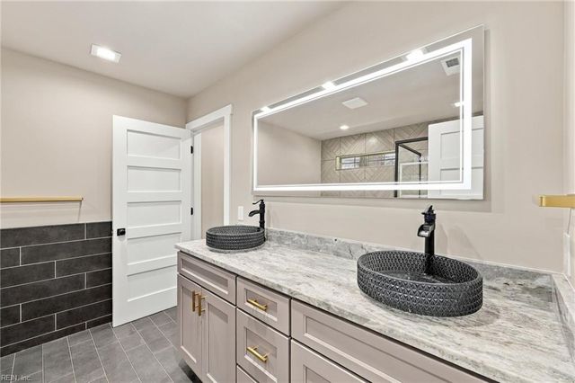37 Buxton AVE, Newport News, VA 23607