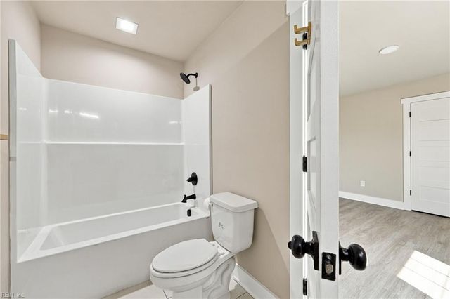 37 Buxton AVE, Newport News, VA 23607