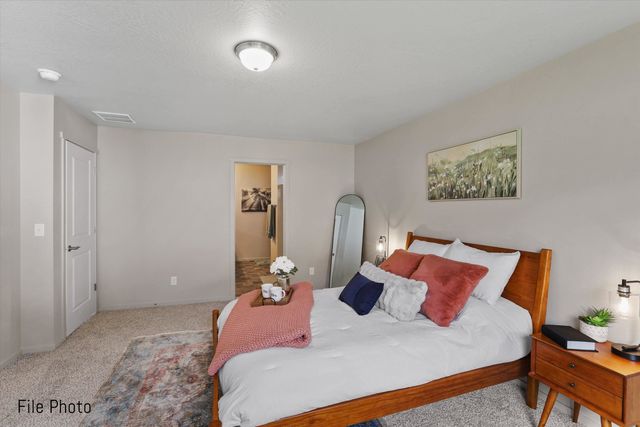 711 S Manifold Ln, Spokane Valley, WA 99016