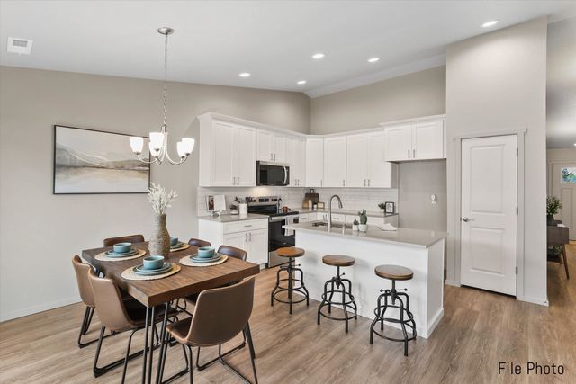 711 S Manifold Ln, Spokane Valley, WA 99016