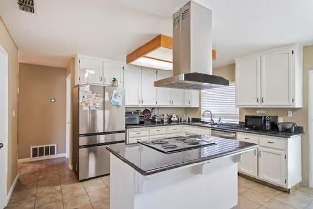 1357 Mark Ct, Turlock, CA 95380