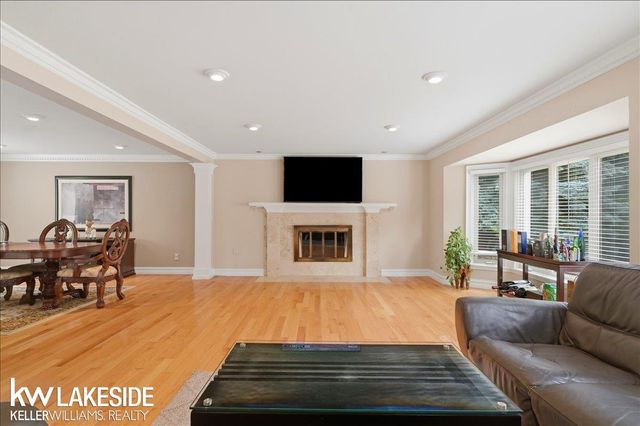 7277 Wellington Place, Washington Twp, MI 48094