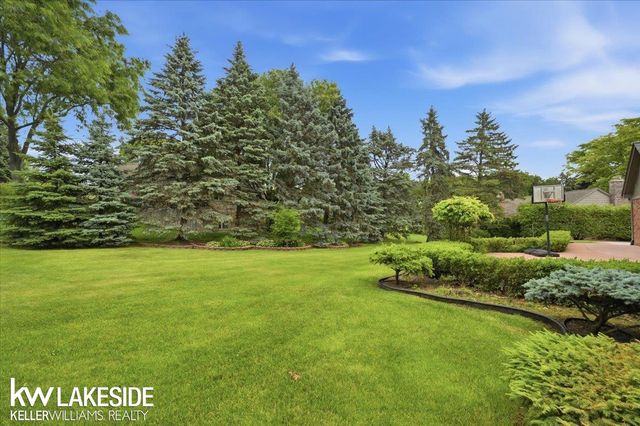 7277 Wellington Place, Washington Twp, MI 48094
