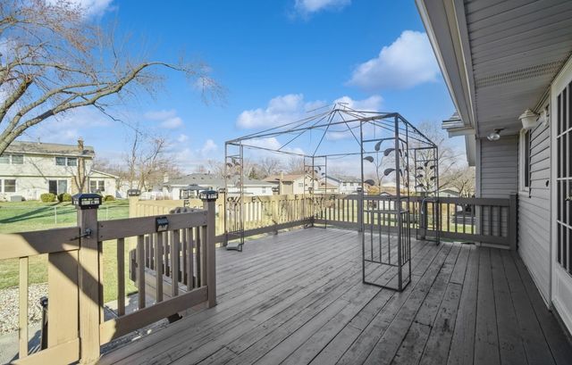 516 Janine Lane, Schaumburg, IL 60193