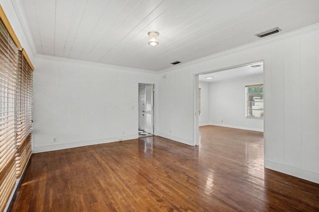 240 Oleander Avenue 244, Palm Beach, FL 33480