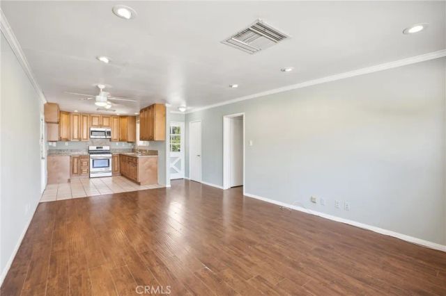 1386 El Monte, Simi Valley, CA 93065
