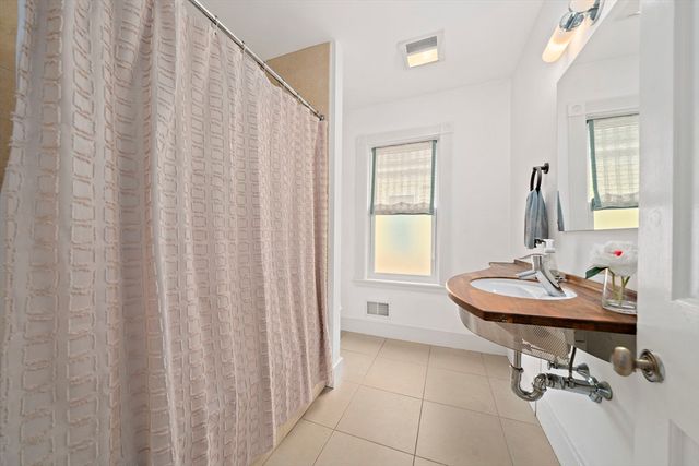 80 Holland St 2, Somerville, MA 02144