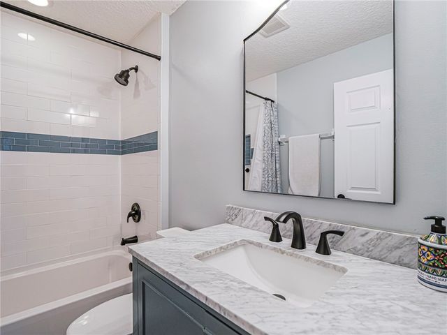 524 7th Square 102, Vero Beach, FL 32962