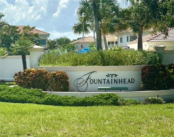 524 7th Square 102, Vero Beach, FL 32962