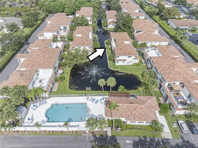 524 7th Square 102, Vero Beach, FL 32962