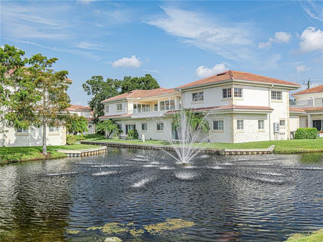 524 7th Square 102, Vero Beach, FL 32962