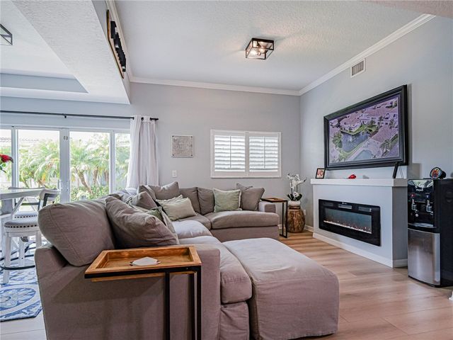 524 7th Square 102, Vero Beach, FL 32962