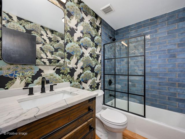 525 N Ada Street 23, Chicago, IL 60642