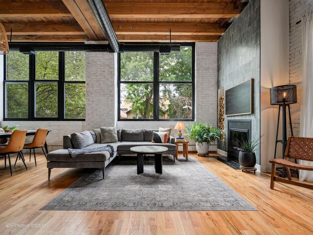 525 N Ada Street 23, Chicago, IL 60642