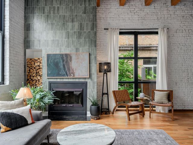 525 N Ada Street 23, Chicago, IL 60642