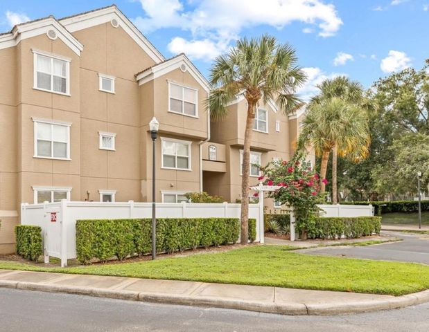 15215 AMBERLY DRIVE 1002, Tampa, FL 33647