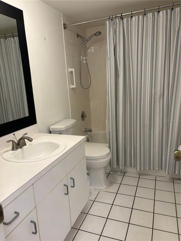 15215 AMBERLY DRIVE 1002, Tampa, FL 33647