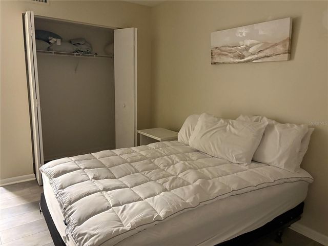 15215 AMBERLY DRIVE 1002, Tampa, FL 33647