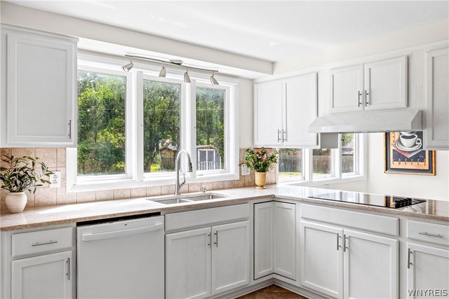 4885 Smiley Terrace, Clarence, NY 14031