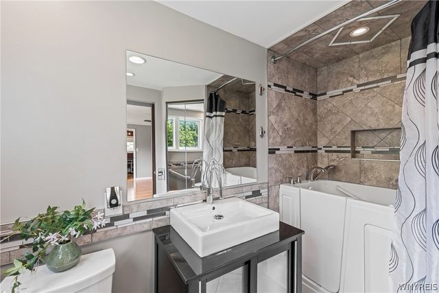 4885 Smiley Terrace, Clarence, NY 14031