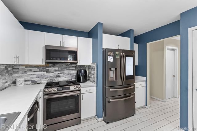 3195 Green Oaks Drive, West Bloomfield Charter Township, MI 48324